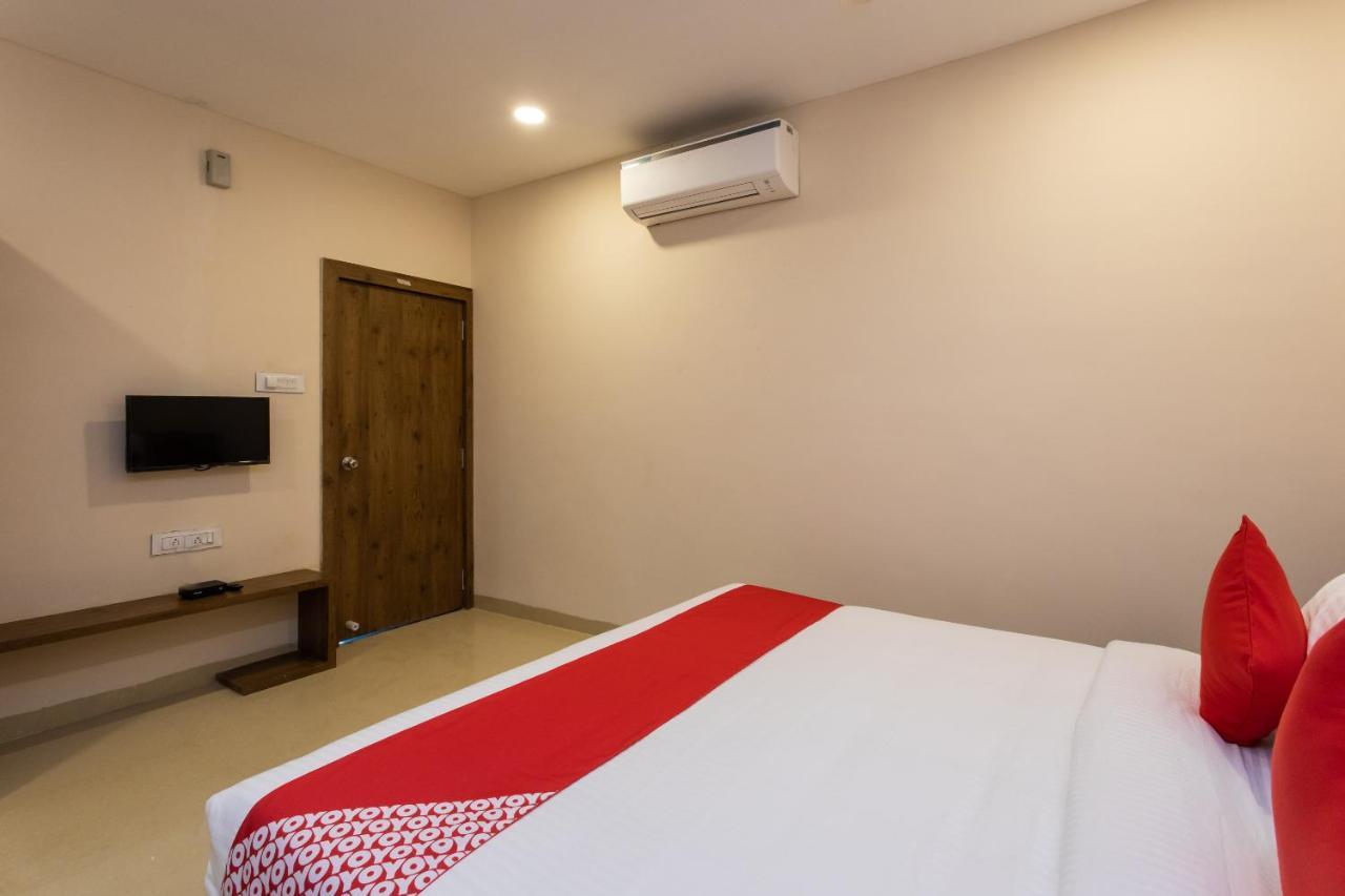 Oyo 75956 Hotel Grand Rourkela Bagian luar foto