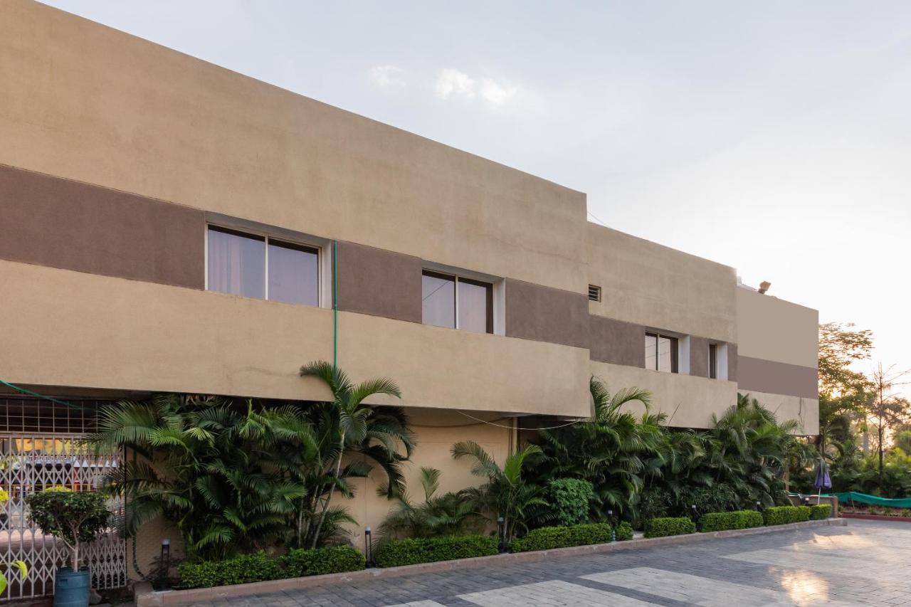 Oyo 75956 Hotel Grand Rourkela Bagian luar foto