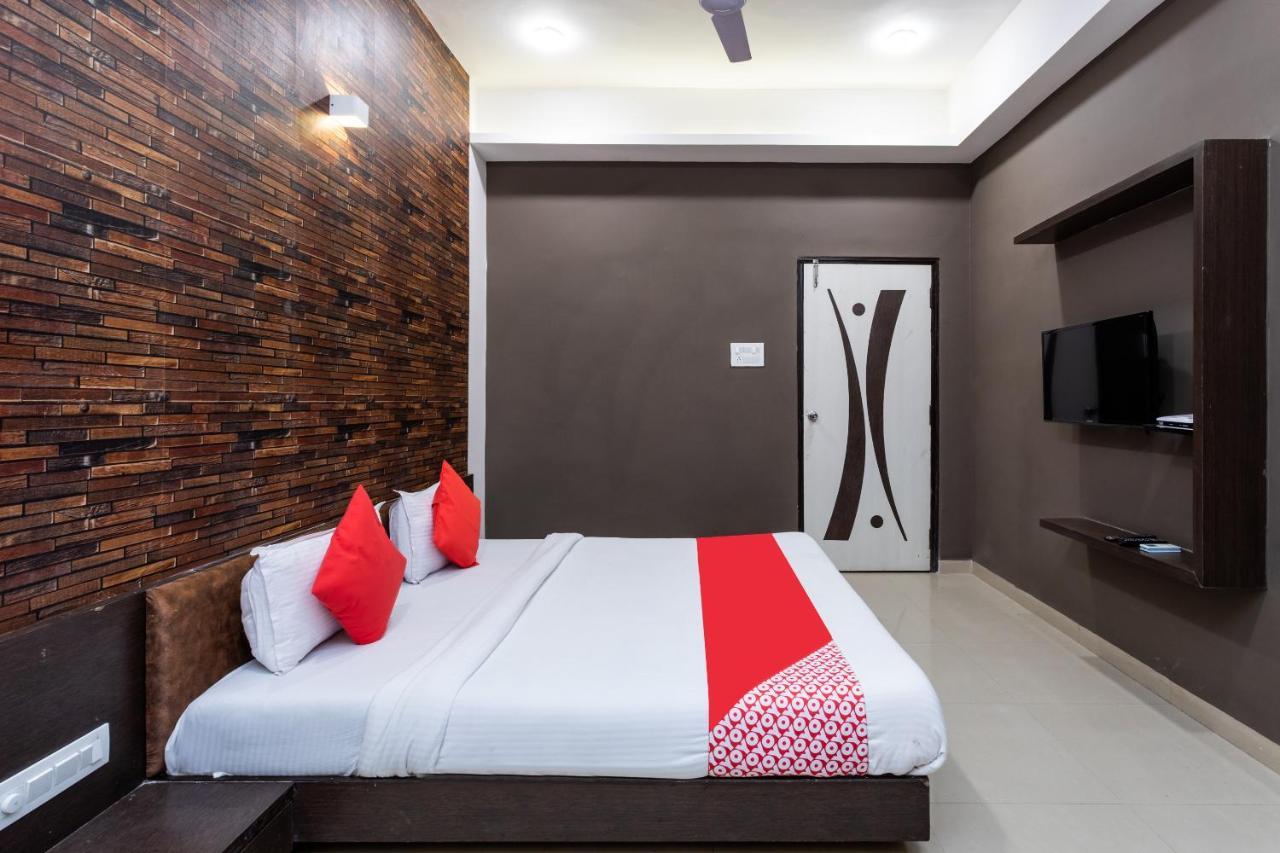 Oyo 75956 Hotel Grand Rourkela Bagian luar foto
