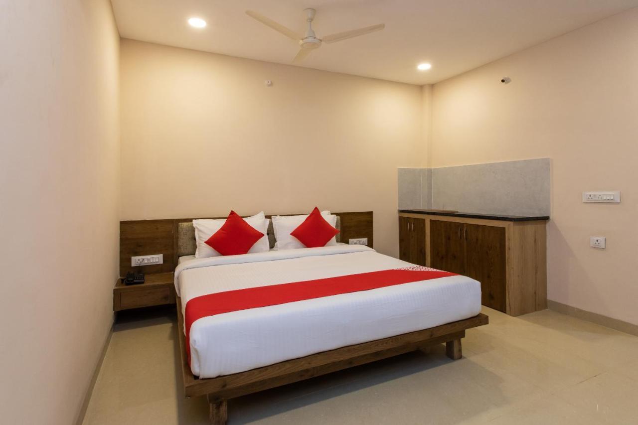 Oyo 75956 Hotel Grand Rourkela Bagian luar foto